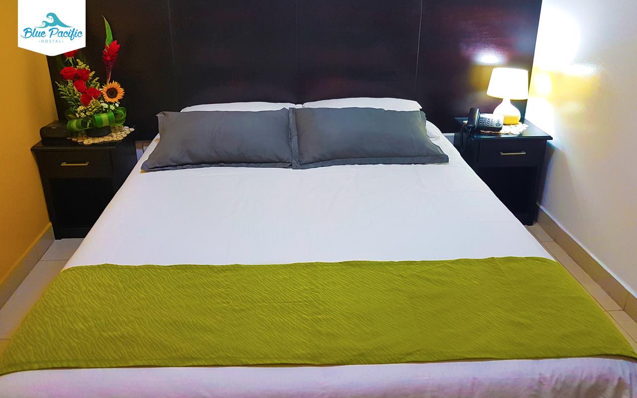 Hostal Blue Pacific Manta Eksteriør billede