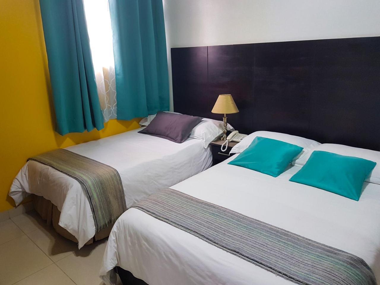 Hostal Blue Pacific Manta Eksteriør billede